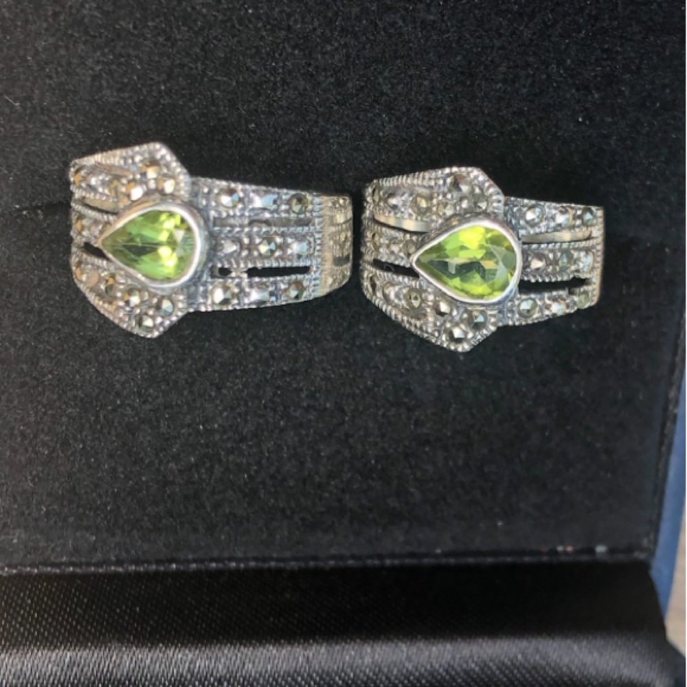 L25: Set Of 2 Unique Pear Shape E/W Set Peridot R… - image 4